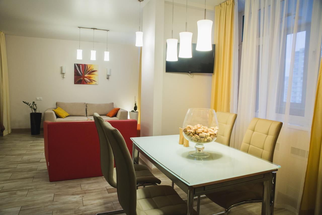 Apartments "Pleasure" 基輔 外观 照片